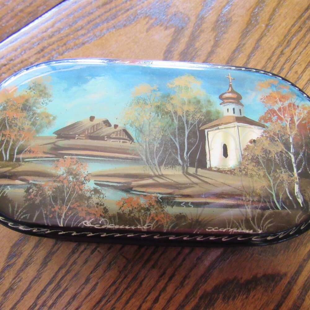 Hand Painted Poland Box Signed - Picture 2 of 5